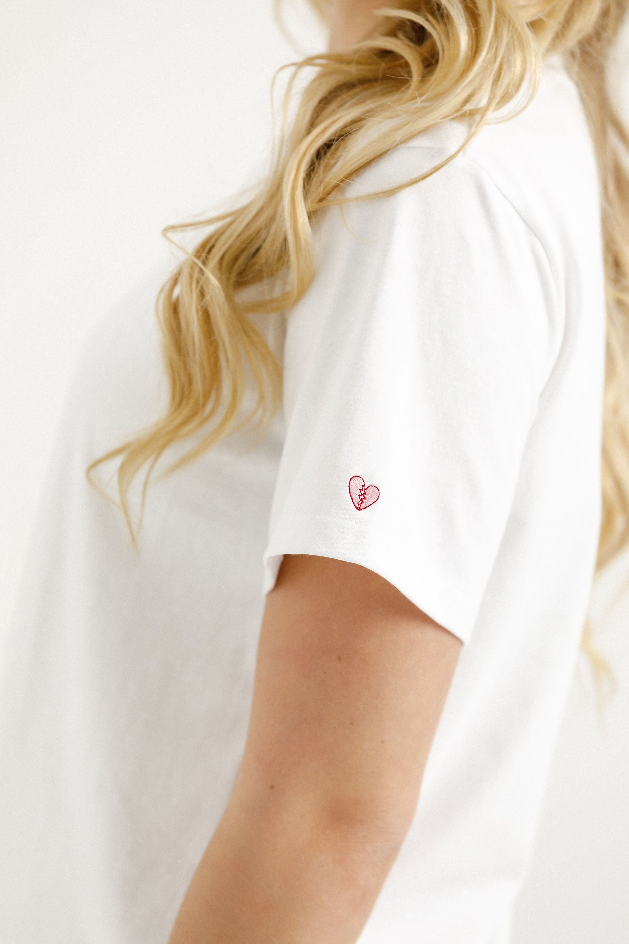 Basic Tee - White Heartbreaker