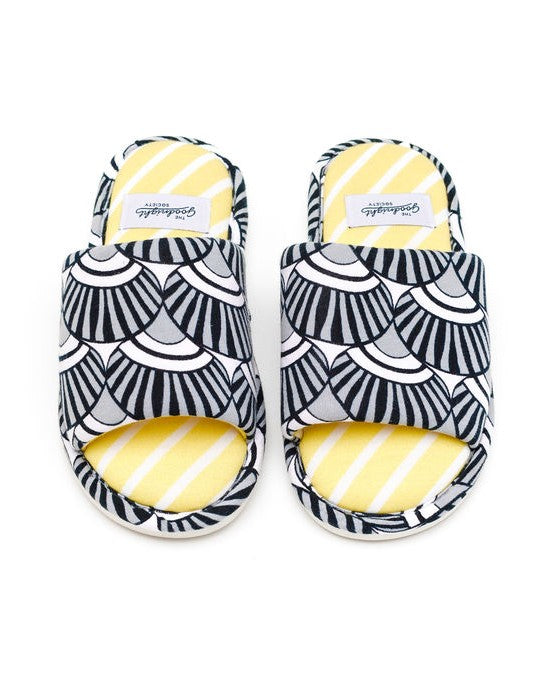 Summer Hotel Slides - Black &amp; White Shell print