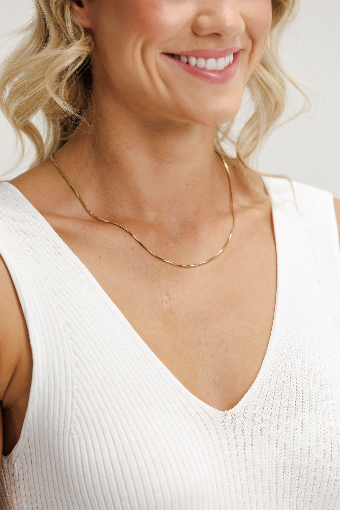 SNAKE NECKLACE - Gold